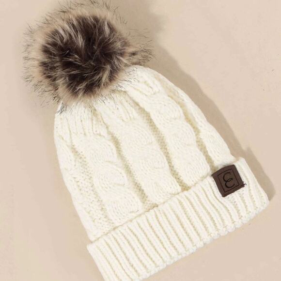 NWT Hat Beanie White Cable Knit Pom - Picture 3 of 3